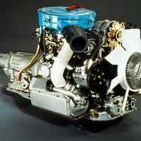 Mazda Parkway RE13: Autobus pro petrolheady