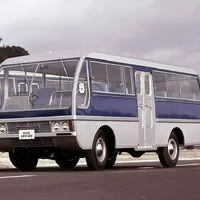 Mazda Parkway RE13: Autobus pro petrolheady