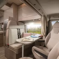 Peugeot představuje obytný Boxer, chce konkurovat Mercedesu a VW.