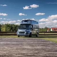 Peugeot představuje obytný Boxer, chce konkurovat Mercedesu a VW.