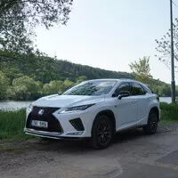 Lexus RX 450h F Sport: Osobní terapeut
