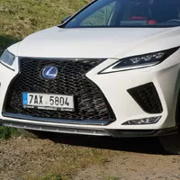 Lexus RX 450h F Sport: Osobní terapeut
