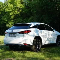 Lexus RX 450h F Sport: Osobní terapeut