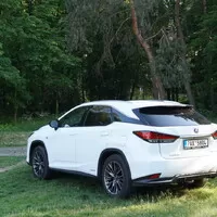 Lexus RX 450h F Sport: Osobní terapeut