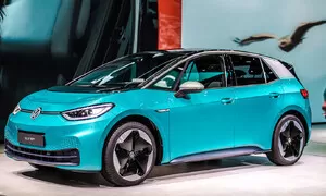 VW ID.3 se k zákazníkům dostane v září. Nebude ale plně funkční.