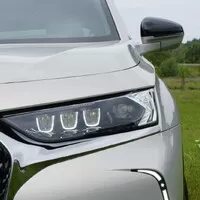 DS7 Crossback E-Tense 4x4: Luxus po francouzsku