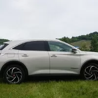 DS7 Crossback E-Tense 4x4: Luxus po francouzsku
