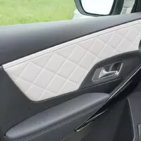 DS7 Crossback E-Tense 4x4: Luxus po francouzsku