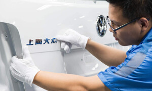 Autíčkář na cestách: BMW jako ušlechtilý kůň a Peugeot jako krásná žena. Jaké názvy mají zavedené značky v Číně?