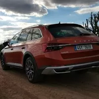 Škoda Superb 2.0 TSI Scout: Pryč s předsudky
