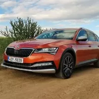 Škoda Superb 2.0 TSI Scout: Pryč s předsudky