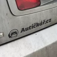 Chtěli jste je, máte je mít. Autíčkářovy samolepky.