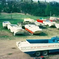 Kachní autobusy: Turistická atrakce s válečnou minulostí