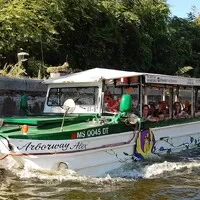 Kachní autobusy: Turistická atrakce s válečnou minulostí