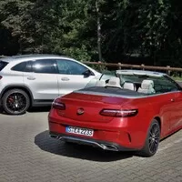 První jízda: Modernizovaný Mercedes-Benz třídy E (a jedno velmi ostré SUV)