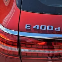 První jízda: Modernizovaný Mercedes-Benz třídy E (a jedno velmi ostré SUV)