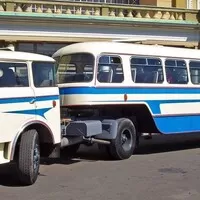 Dnes bez motoru: O autobusových přívěsech a návěsech