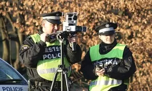 Novinky: Zítra sundejte nohu z plynu. Chystá se velké měření.