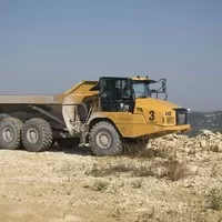 CAT 725: Nedostižný sen českého chalupáře