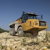 CAT 725: Nedostižný sen českého chalupáře