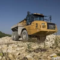 CAT 725: Nedostižný sen českého chalupáře