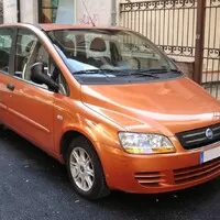 Ptejte se: Auto se třemi místy k sezení a velkým kufrem