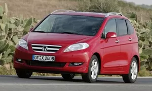 Ptejte se: Ptejte se: Auto se třemi místy k sezení a velkým kufrem