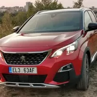Peugeot 3008 Hybrid: Francouzská konfekce dle poslední módy