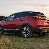 Peugeot 3008 Hybrid: Francouzská konfekce dle poslední módy
