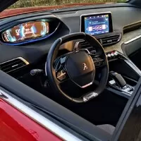 Peugeot 3008 Hybrid: Francouzská konfekce dle poslední módy