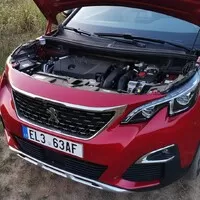 Peugeot 3008 Hybrid: Francouzská konfekce dle poslední módy