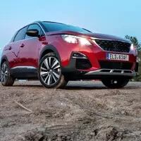 Peugeot 3008 Hybrid: Francouzská konfekce dle poslední módy