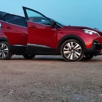 Peugeot 3008 Hybrid: Francouzská konfekce dle poslední módy