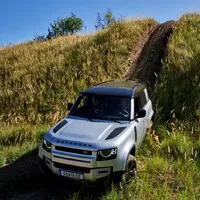 Land Rover Defender 110 P400: Tak vypadá offroad pro 21. století
