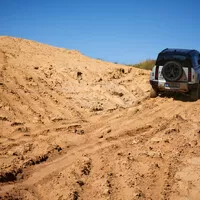 Land Rover Defender 110 P400: Tak vypadá offroad pro 21. století