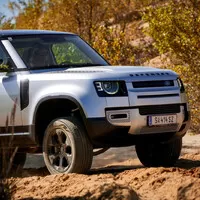 Land Rover Defender 110 P400: Tak vypadá offroad pro 21. století