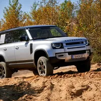 Land Rover Defender 110 P400: Tak vypadá offroad pro 21. století