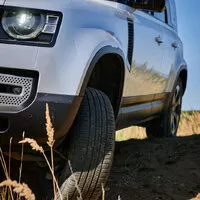 Land Rover Defender 110 P400: Tak vypadá offroad pro 21. století