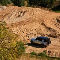 Land Rover Defender 110 P400: Tak vypadá offroad pro 21. století