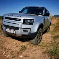Land Rover Defender 110 P400: Tak vypadá offroad pro 21. století