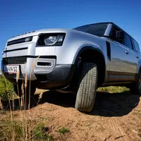 Land Rover Defender 110 P400: Tak vypadá offroad pro 21. století
