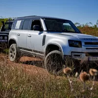 Land Rover Defender 110 P400: Tak vypadá offroad pro 21. století