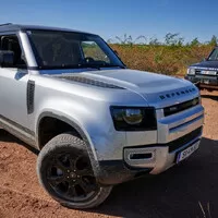 Land Rover Defender 110 P400: Tak vypadá offroad pro 21. století