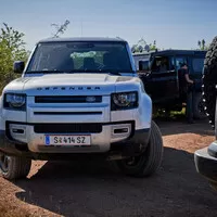 Land Rover Defender 110 P400: Tak vypadá offroad pro 21. století