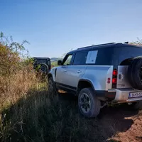 Land Rover Defender 110 P400: Tak vypadá offroad pro 21. století