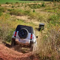 Land Rover Defender 110 P400: Tak vypadá offroad pro 21. století