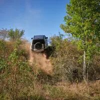 Land Rover Defender 110 P400: Tak vypadá offroad pro 21. století
