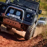 Land Rover Defender 110 P400: Tak vypadá offroad pro 21. století