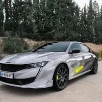 Pohledný Peugeot 508 dostane ostrou verzi PSE