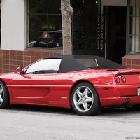 Ferrari F-355: Jednorožec plebejského nadšence